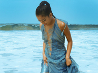 吉克雋逸沙灘深V寫(xiě)真