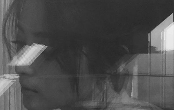 蔣勤勤吊帶美照。