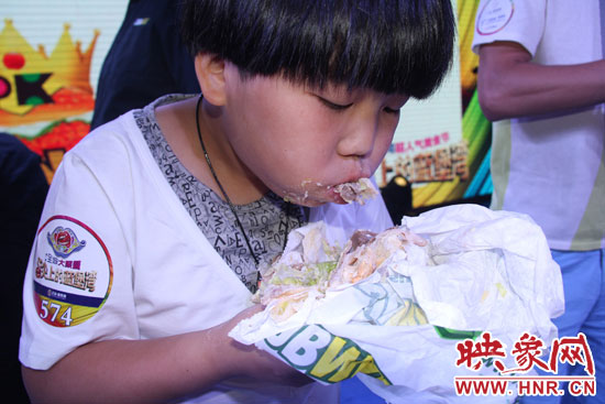 吃漢堡比賽。