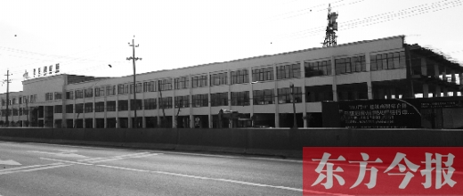 家居建材城已經(jīng)封頂，可耿莊村的安置房還未見蹤影。