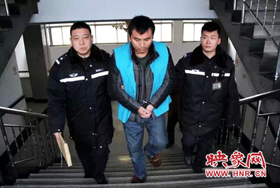 警方已經(jīng)將肇事嫌疑人控制。