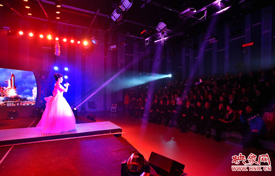 詩歌朗誦會(huì)現(xiàn)場(chǎng)。