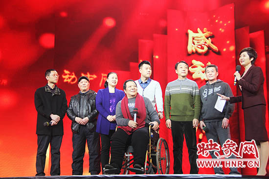 接力照顧高位截癱患者高新海的“隴海大院”愛心集體鄰居們。