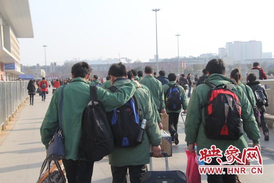 “戰(zhàn)友”結伴。