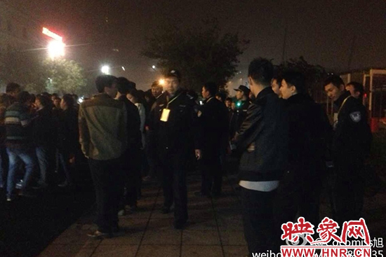 11月1日深夜，鄭州鄭東新區(qū)夜總會“皇家一號”被查處。網(wǎng)友供圖