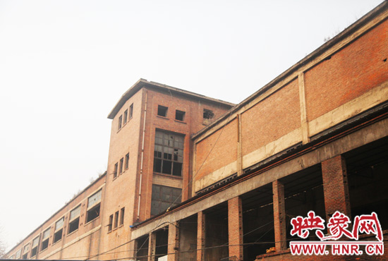 廢舊的廠房，充滿滄桑感