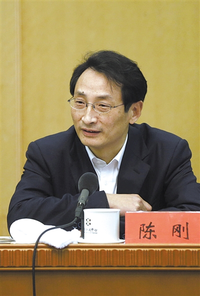 昨日，北京市人大代表、北京市副市長(zhǎng)陳剛參與豐臺(tái)團(tuán)小組討論。 新京報(bào)記者 浦峰 攝