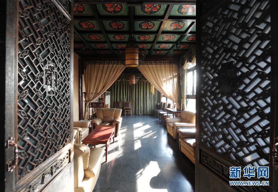 　“停業(yè)調(diào)整”的北海公園內(nèi)高檔餐廳上林苑內(nèi)部一角（1月15日攝）。