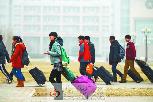 這不是拉桿箱的秀臺(tái)，這是行李的改頭換代，今天，你“拉桿箱”了嗎？
