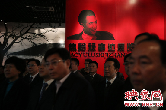 在焦裕祿紀念館，參觀的人絡繹不絕，一批批來自全國各地的黨員干部前來學習焦裕祿事跡