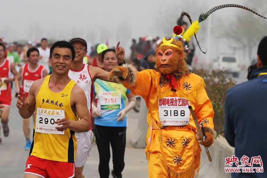 “大圣”不翻跟斗改長(zhǎng)跑了。