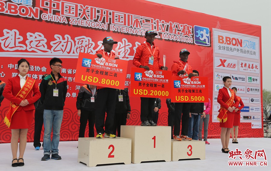 男子全程前三名選手。