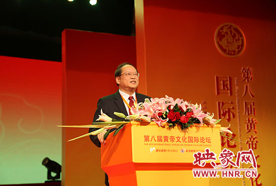 臺灣大學哲學系教授、美國耶魯大學哲學博士傅佩榮做演講