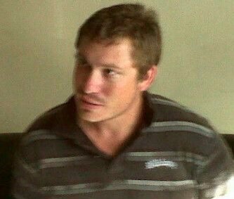 這是4月25日在印度尼西亞巴厘島拍攝的企圖硬闖客機駕駛艙的醉酒乘客馬特·克里斯托弗。