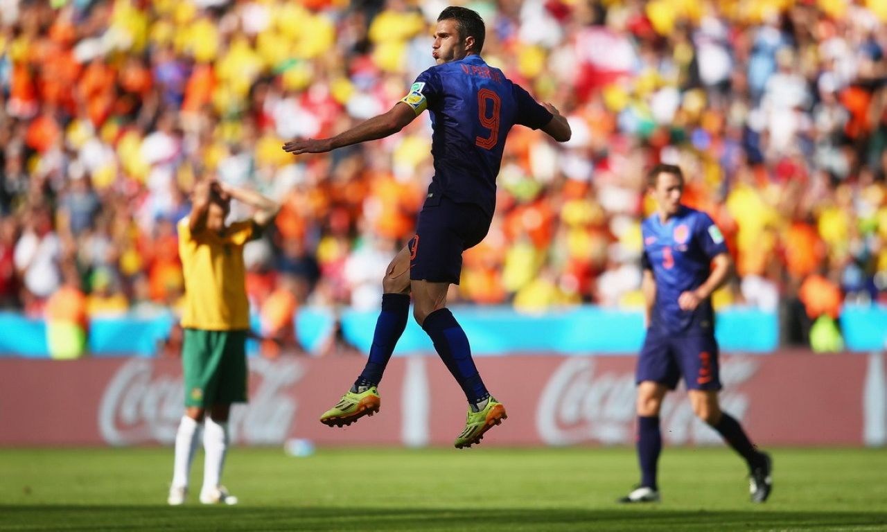 但由于范佩西將在最后一輪的比賽中停賽，進(jìn)球的重任也完全落在了羅本的肩上