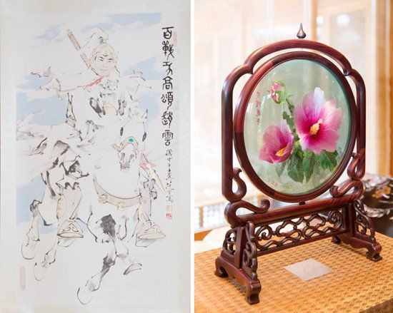 　當(dāng)?shù)貢r(shí)間2014年7月4日，中國(guó)國(guó)家主席習(xí)近平向韓國(guó)總統(tǒng)樸槿惠贈(zèng)送的趙云畫像（左）和木槿花玻璃工藝