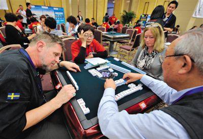 2012年10月28日，重慶，“第三屆世界麻將錦標賽”拉開戰(zhàn)幕，不少國外選手前來參賽。