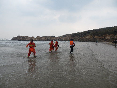 搜救現(xiàn)場(chǎng) 搜救現(xiàn)場(chǎng)