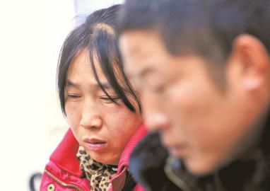 找不到女兒，小王的父母傷心難過。