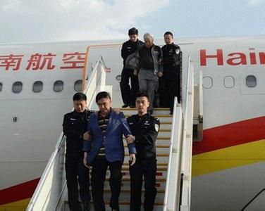 中國首次全球追逃的“獵狐”行動2014年共抓獲500多名外逃官員 中國首次全球追逃的“獵狐”行動2014年共抓獲500多名外逃官員