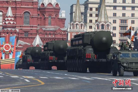 資料圖：2014年5月9日，俄羅斯舉行紀(jì)念衛(wèi)國戰(zhàn)爭勝利69周年的閱兵式，俄羅斯總統(tǒng)普京出席。