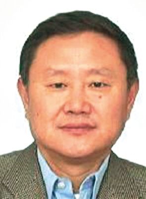 胡奉憲 現(xiàn)年60歲，外逃前任四川韻律實業(yè)發(fā)展公司總經(jīng)理、董事長，2009年11月逃往美國或澳大利亞。