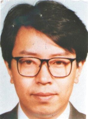 姚耿 現(xiàn)年53歲，外逃前任云南省五礦化工進(jìn)出口（集團(tuán)）公司上海浦東分公司經(jīng)理