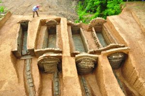 罕見(jiàn)的“四聯(lián)排”古墓 南京市考古研究所供圖 罕見(jiàn)的“四聯(lián)排”古墓 南京市考古研究所供圖