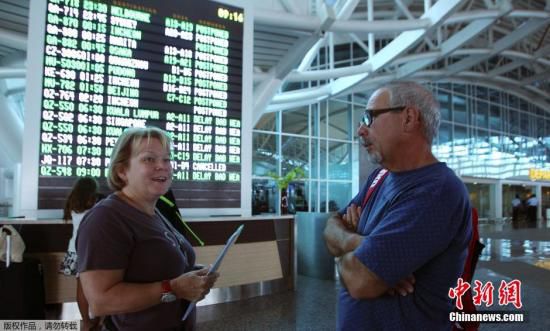 印尼火山噴發(fā)致5座機(jī)場關(guān)閉 逾130個航班被取消