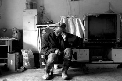 今年73歲的錢智遠(yuǎn)說起女兒錢仁鳳不禁老淚縱橫。