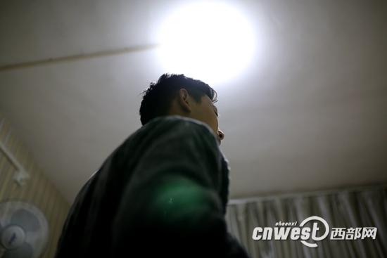 2013年2月份，17歲的林波在陜西省疾控中心拿到HIV確診報(bào)告。