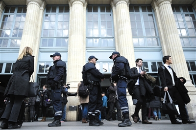 法國巴黎，警方加強安保工作。圖/CFP