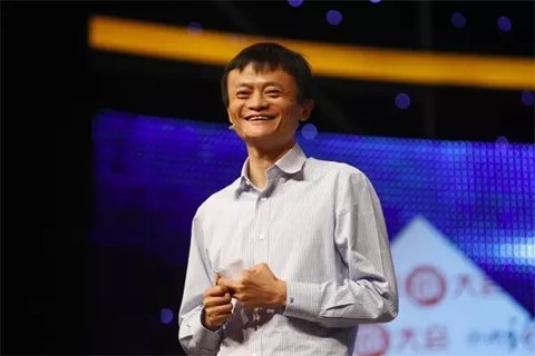 2011年8月17日，阿里巴巴集團宣布，將提供30億元無息貸款，幫助員工解決首次置業(yè)問題，每人最高可申請30萬元。此外，阿里巴巴還將投入5億元設(shè)教育基金，通過和教育機構(gòu)共同辦學、與現(xiàn)有學校合作，解決員工子女入園、上學問題;向基層員工發(fā)放一次性的物價、子女教育補貼，預計總額超過4000萬元。