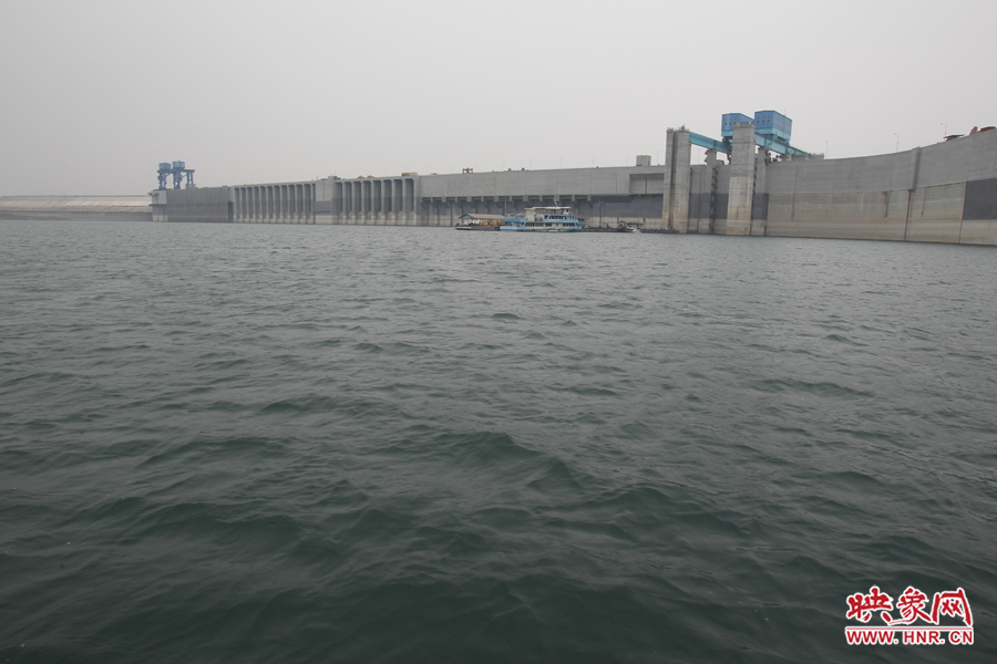 丹江口水庫(kù)大壩 余培松攝