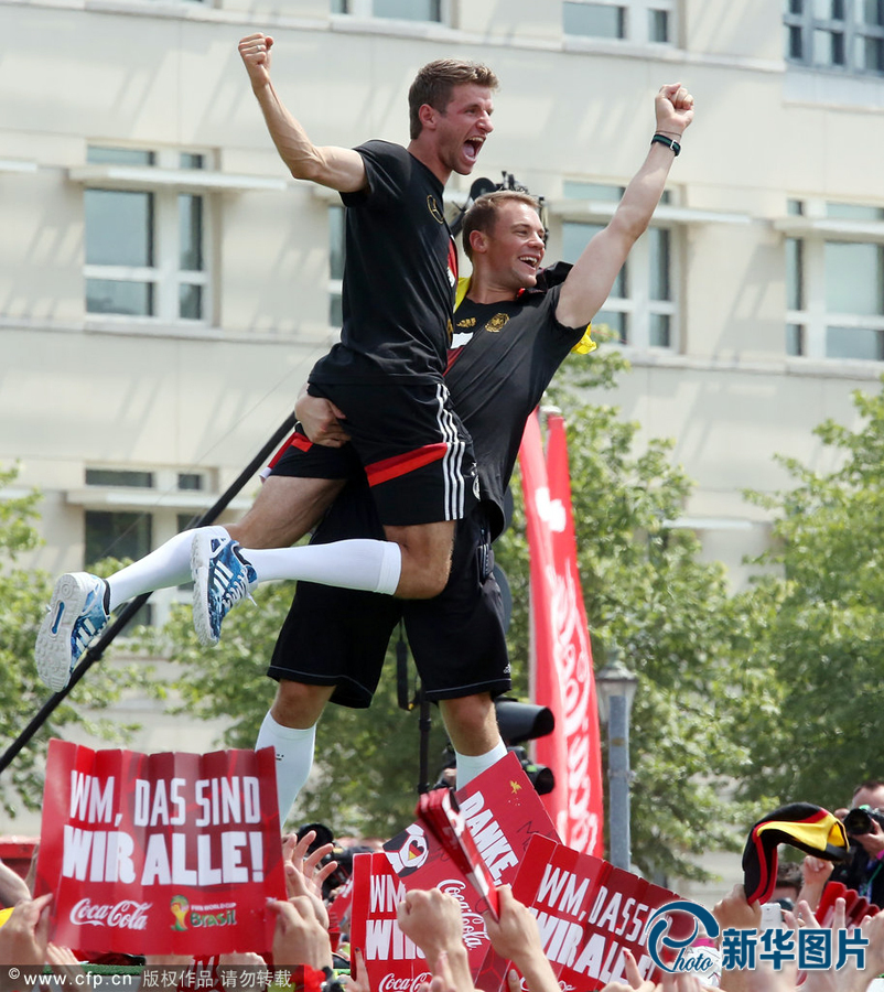當?shù)貢r間2014年7月15日，德國柏林，德國隊歸國舉行奪冠巡游