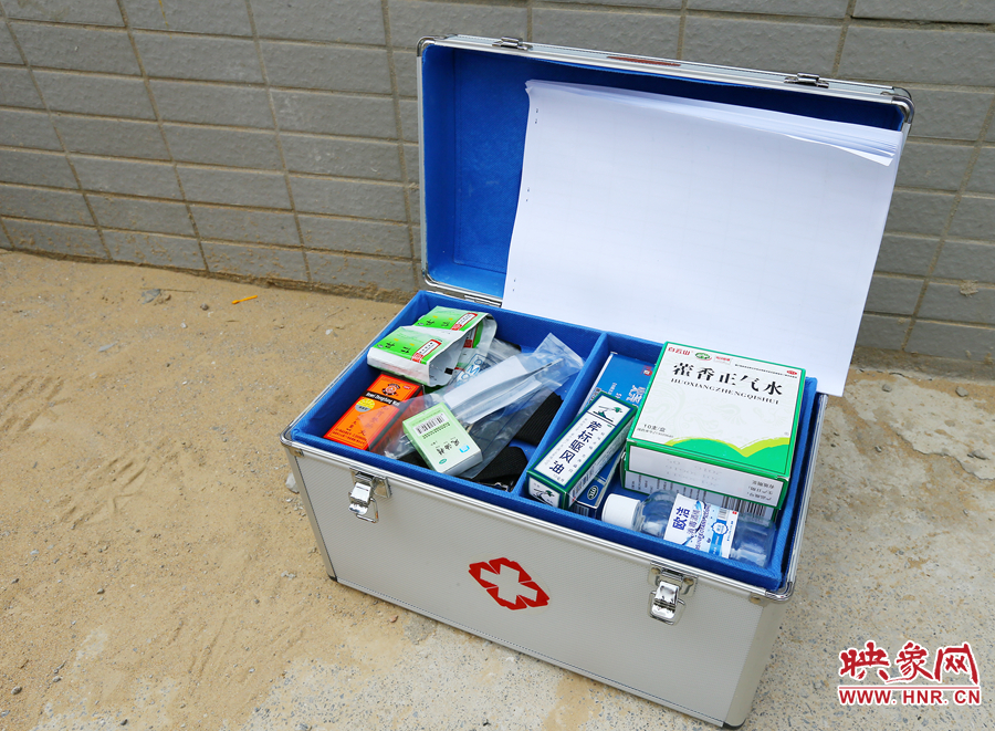 高溫天氣下，防暑藥品是必須準(zhǔn)備的