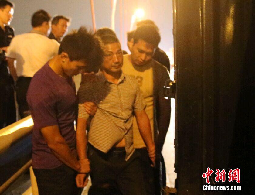 圖為劫持者被擒獲。