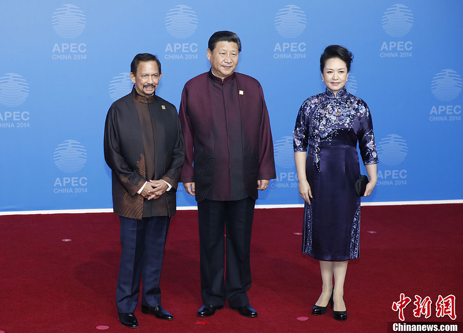 圖為習近平夫婦歡迎文萊蘇丹哈桑納爾。中新社發(fā) 杜洋 攝