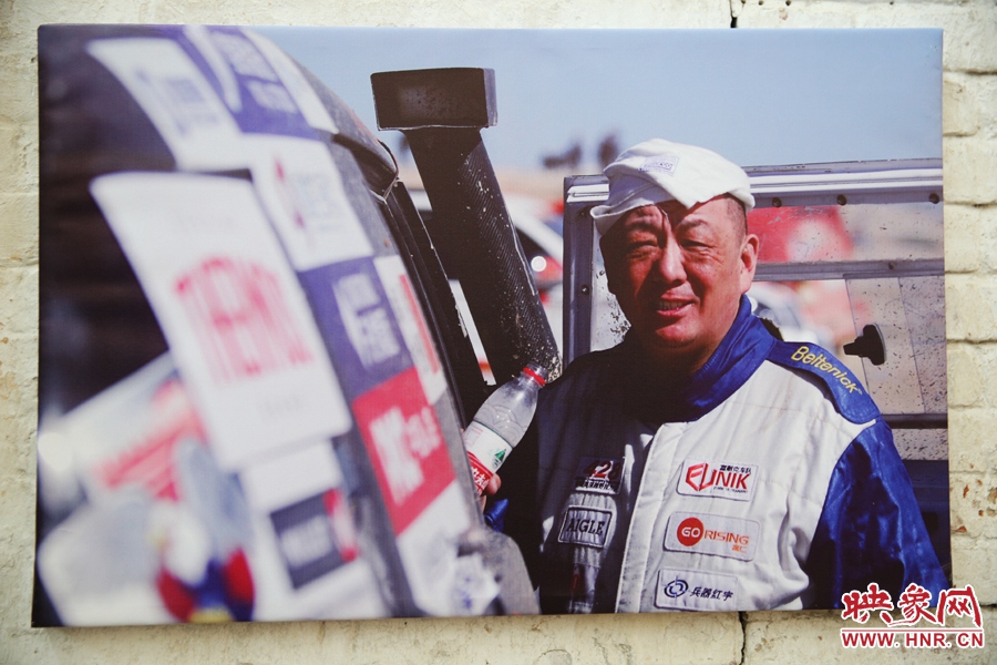 賽車的世界、更是男人的世界。圖為部分參展攝影作品。