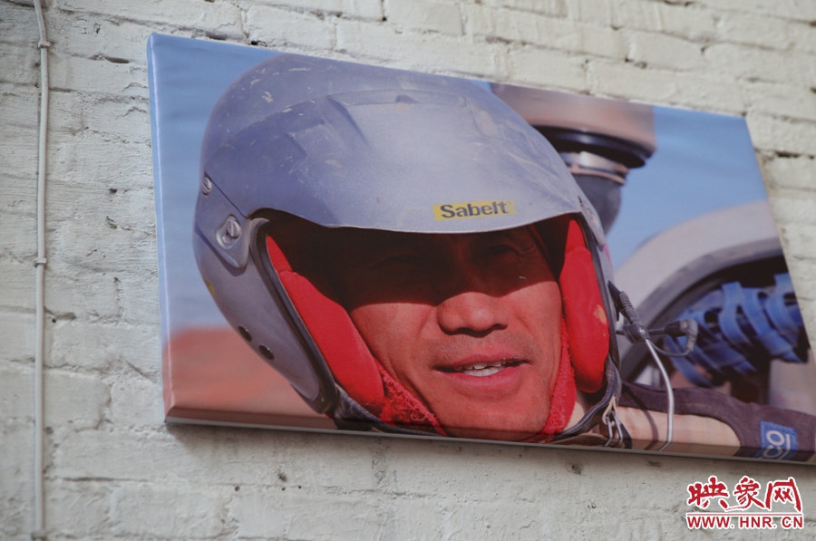 賽車的世界、更是男人的世界。圖為部分參展攝影作品。