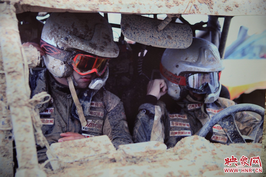 賽車的世界、更是男人的世界。圖為部分參展攝影作品。