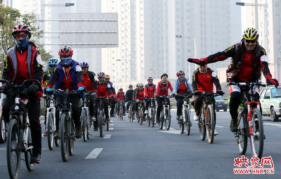 獻(xiàn)愛(ài)心、騎行天下，映象網(wǎng)騎行車友樂(lè)翻天