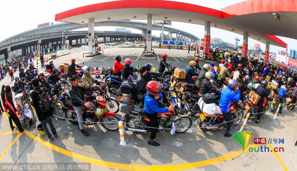 今年廣東、廣西兩省共193座中石化油站將為返鄉(xiāng)車主提供“6+X”免費(fèi)服務(wù)，并將為1萬(wàn)名“返鄉(xiāng)摩騎”免