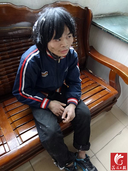 1997年16歲時(shí)被“杜某”以招工名義帶離家鄉(xiāng)關(guān)押干活至今。