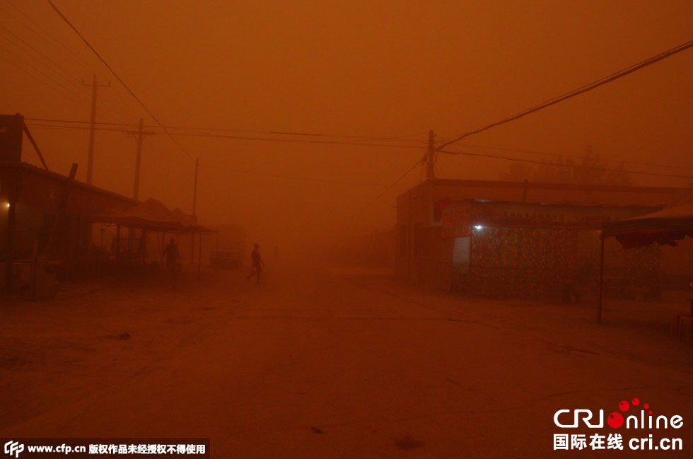 巴扎上變得寂靜無(wú)聲?！D片來(lái)源：CFP