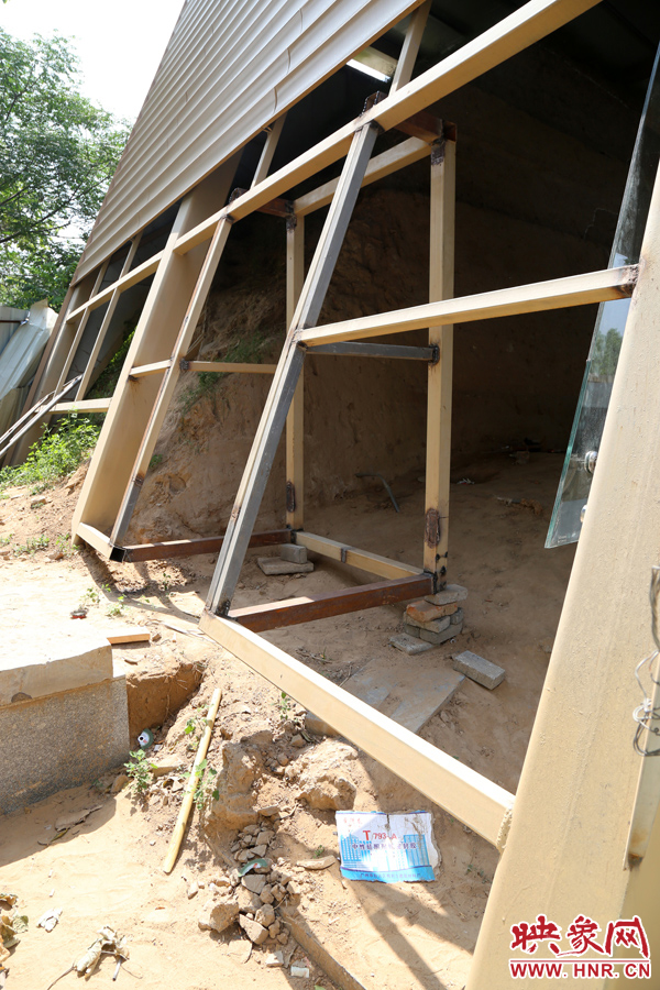 目前，該項(xiàng)工程即將竣工。