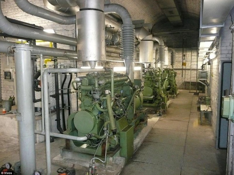 地堡中有無數(shù)個(gè)洞室，每個(gè)都會(huì)有自己的安全系統(tǒng)，還有無數(shù)可密封的防爆門。