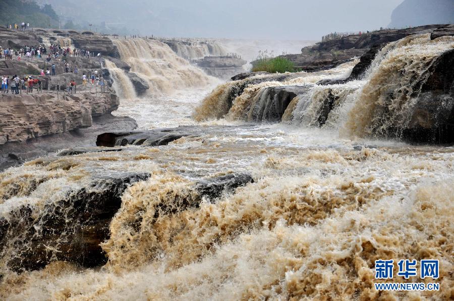 這是7月10日拍攝的黃河壺口瀑布。