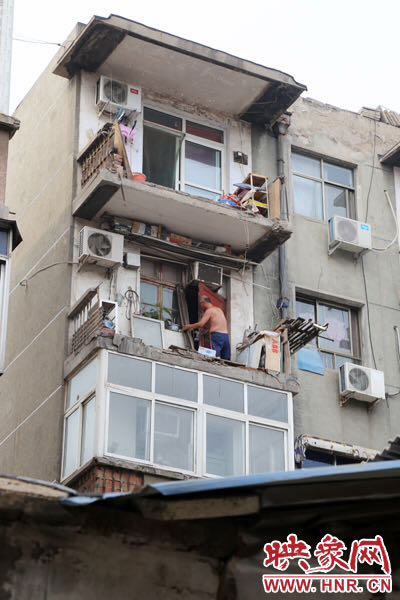 據(jù)了解，該棟房屋建造于1986年，距今已經(jīng)30年。