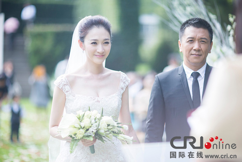 李小冉比利時(shí)辦婚禮 朱丹、鐘欣潼、應(yīng)采兒做伴娘